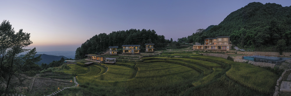 巴谷宿集全景（摄影：金伟琦） Panorama of Dianjiang Bagu·Suji (Photo by Jin Wei Qi).jpg
