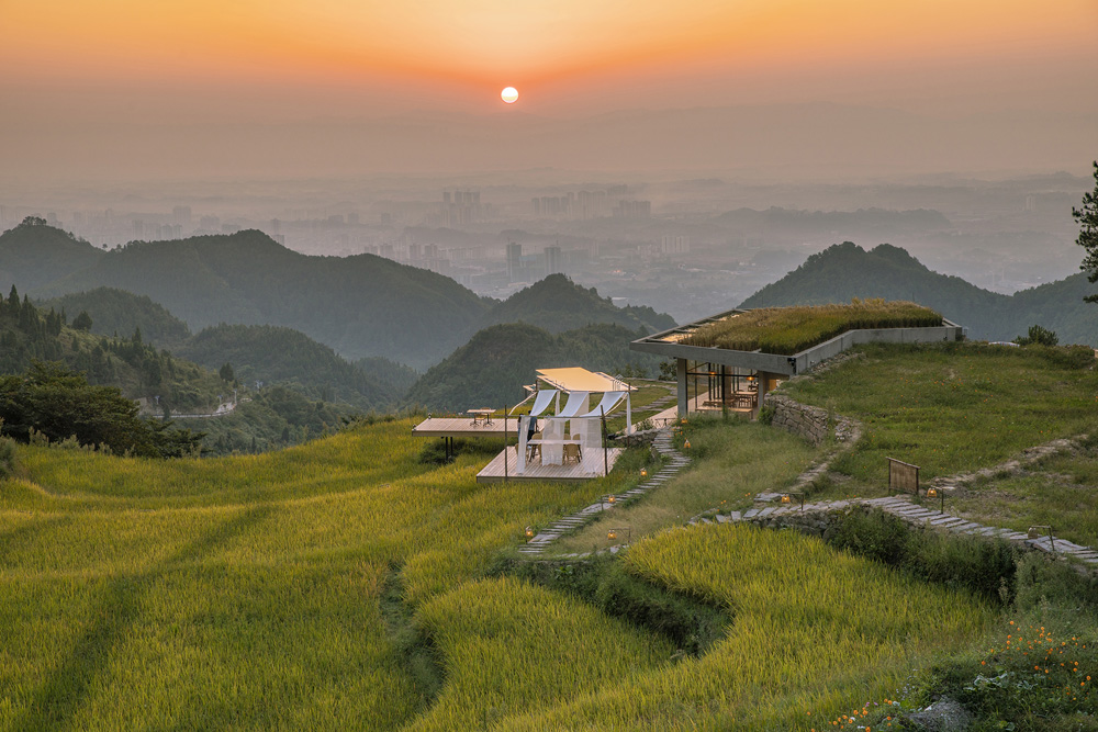 餐厅是观日出的绝佳地点（摄影：金伟琦）Restaurant as a great place to watch the sunrise (Photo by Jin Wei Qi).jpg