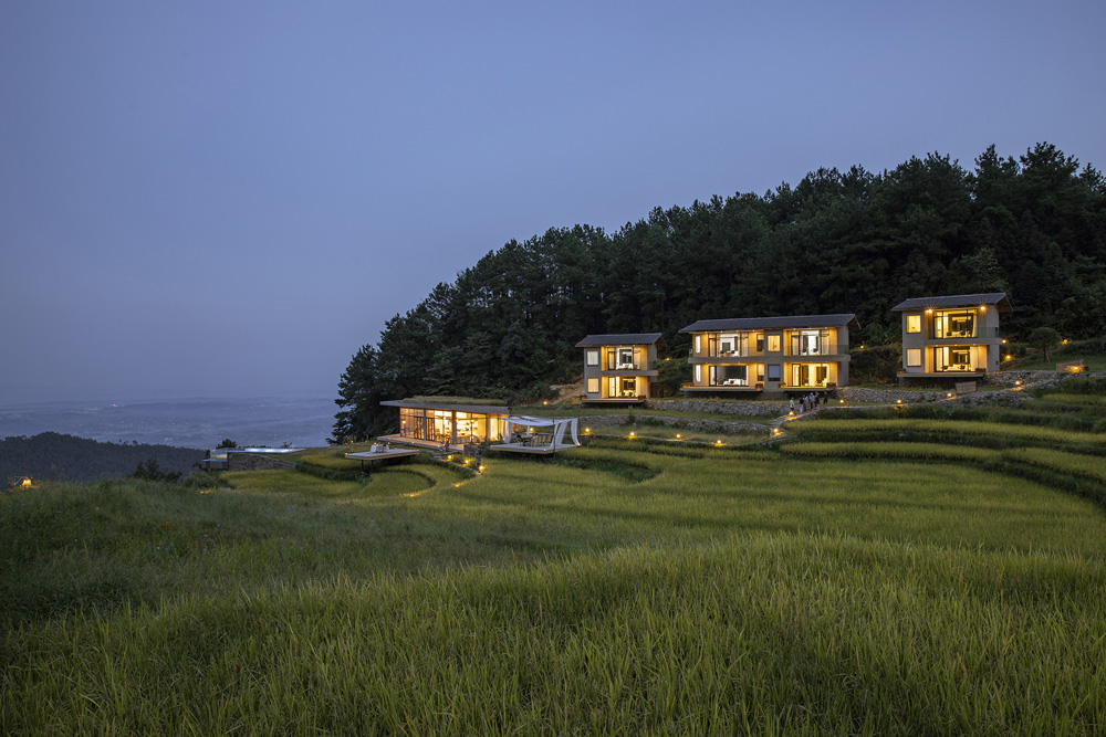 灯光以建筑内透光为主（摄影：金伟琦） Lighting is mainly transmitted through the building (Photo by Jin Wei Qi).jpg