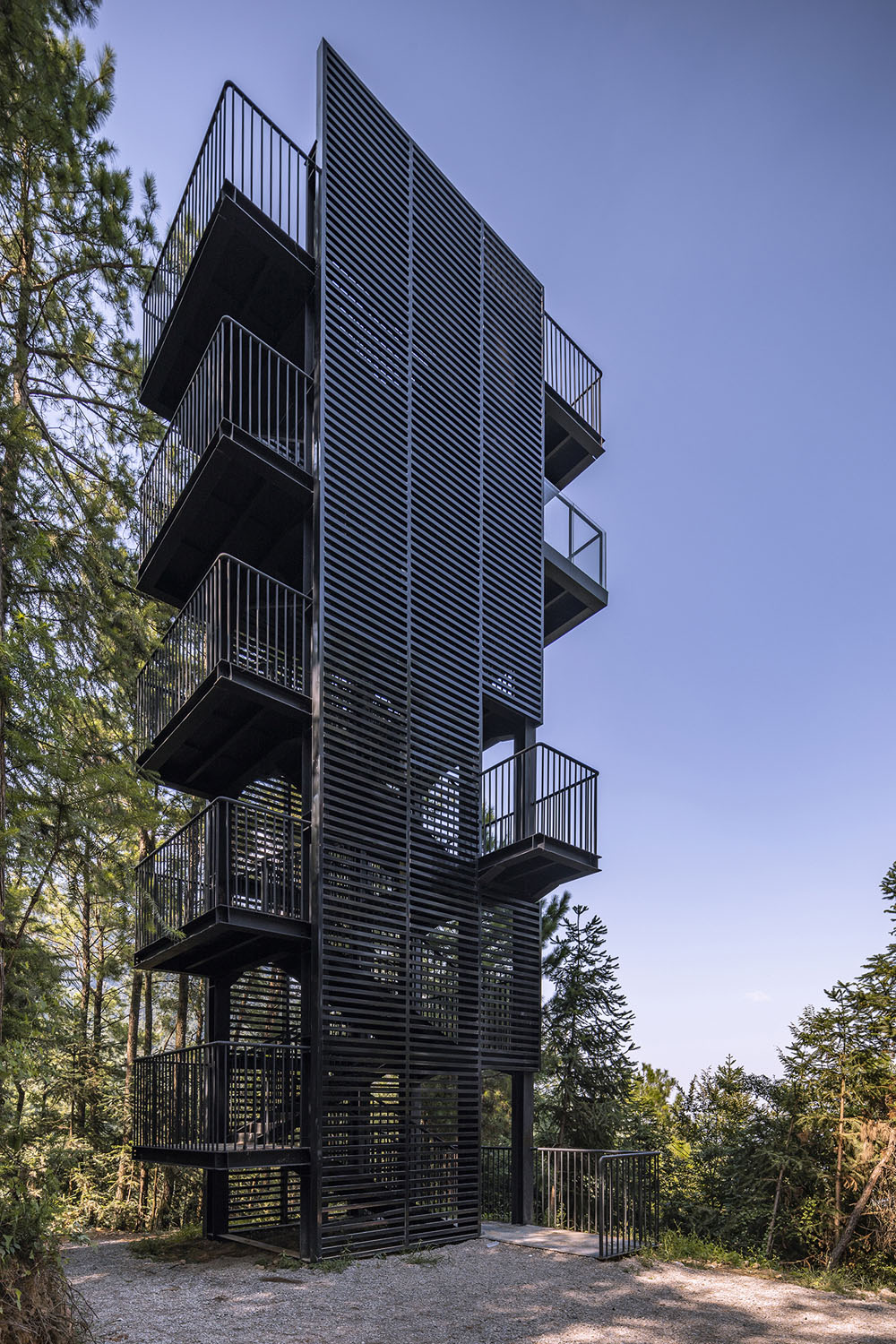 瞭望塔-1（摄影：金伟琦） Viewing tower -1 (Photo by Jin Wei Qi).jpg