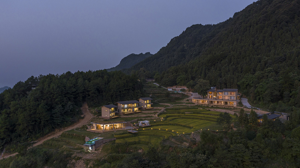 夜晚鸟瞰（摄影：金伟琦）Bird's-eye view at night (Photo by Jin Wei Qi).jpg